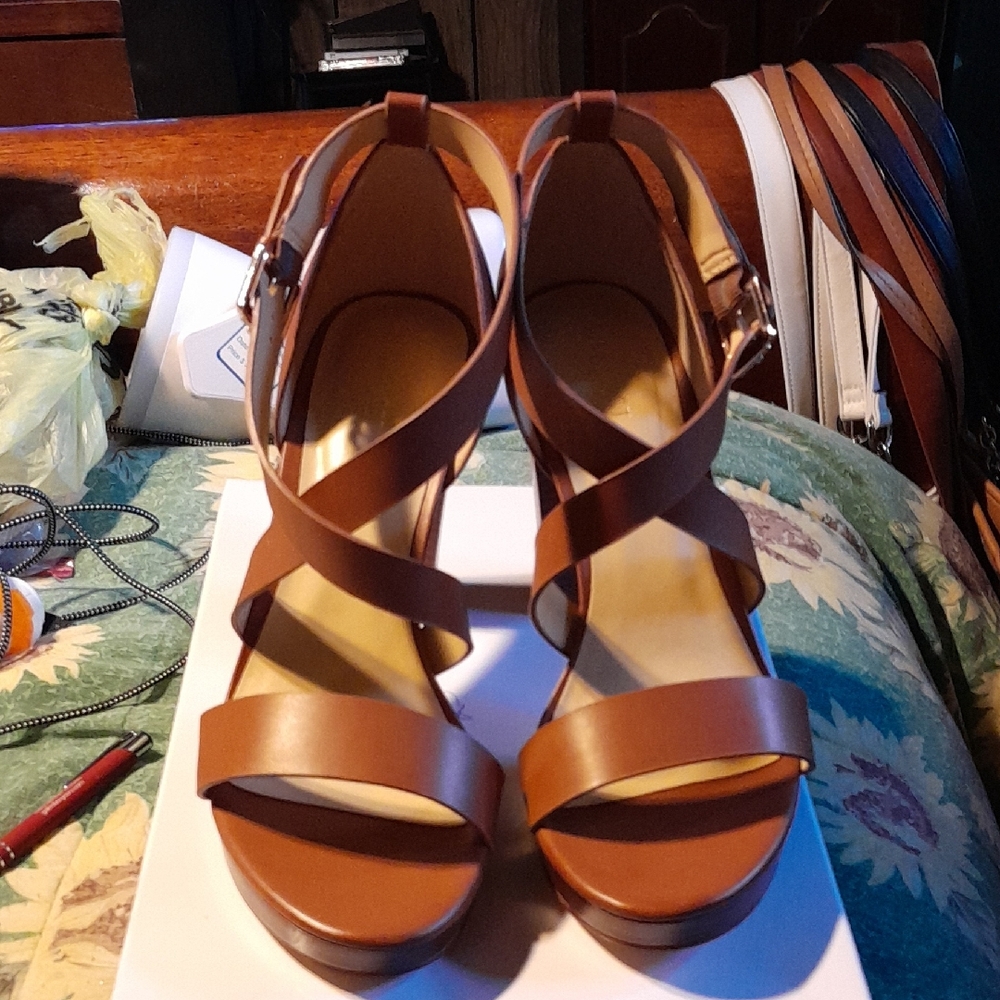 Nine West Brown Strappy Women's Sandals BNWB Size 10